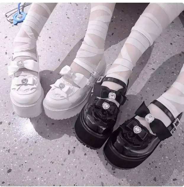 Chaussures à Plateforme Japonaises avec Nministériels d en Strass