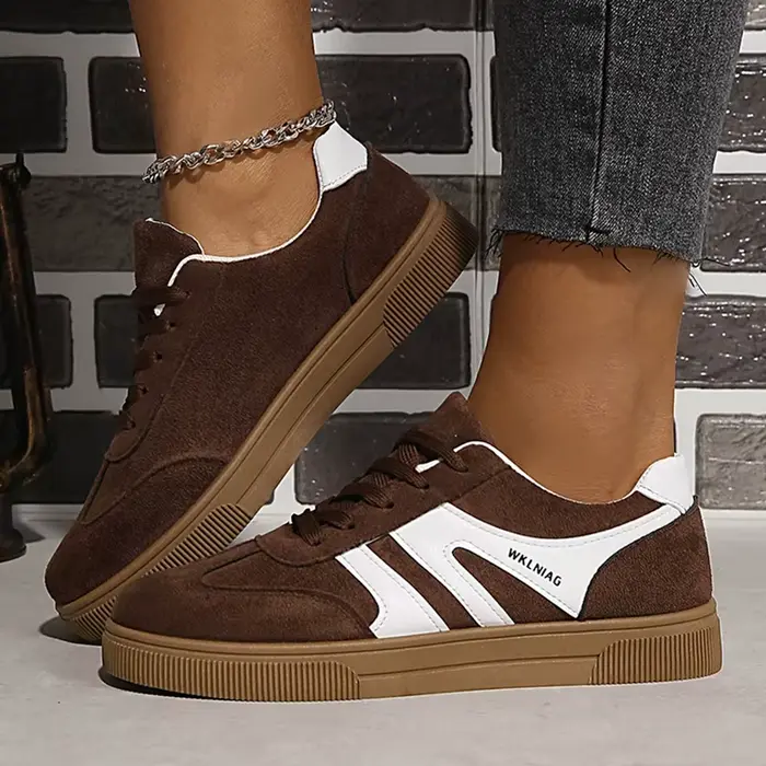 Baskets compensées marron en faux daim pour femme, chaussures de marche décontractées à talons plats