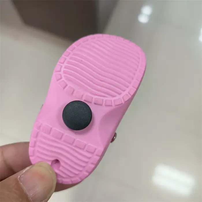 Mini breloques de chaussures colorées pour adultes et enfants