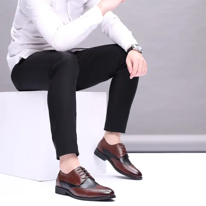2025 Style britannique hommes tendance bout pointu richelieu chaussures hommes mariage en cuir chaussures habillées noir avec blanc chaussures formelles hommes