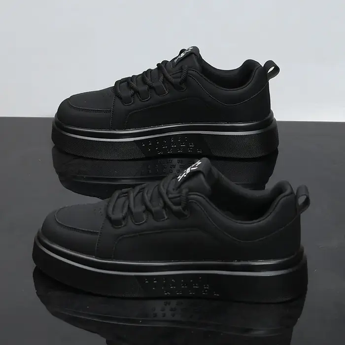 Baskets en cuir blanc à lacets pour hommes