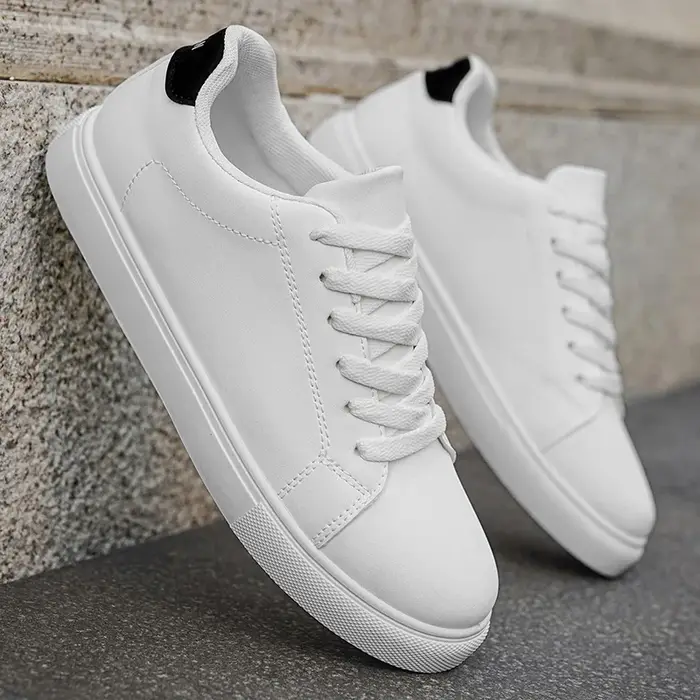 Baskets basses en cuir pour hommes - Chaussures de skate confortables et antidérapantes pour un usag
