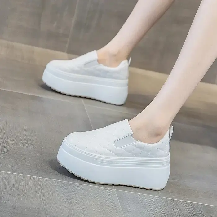 Plate-forme chaussures compensées printemps automne tête ronde couleur unie grosses baskets décontracté sans lacet mocassins Femininas 2025