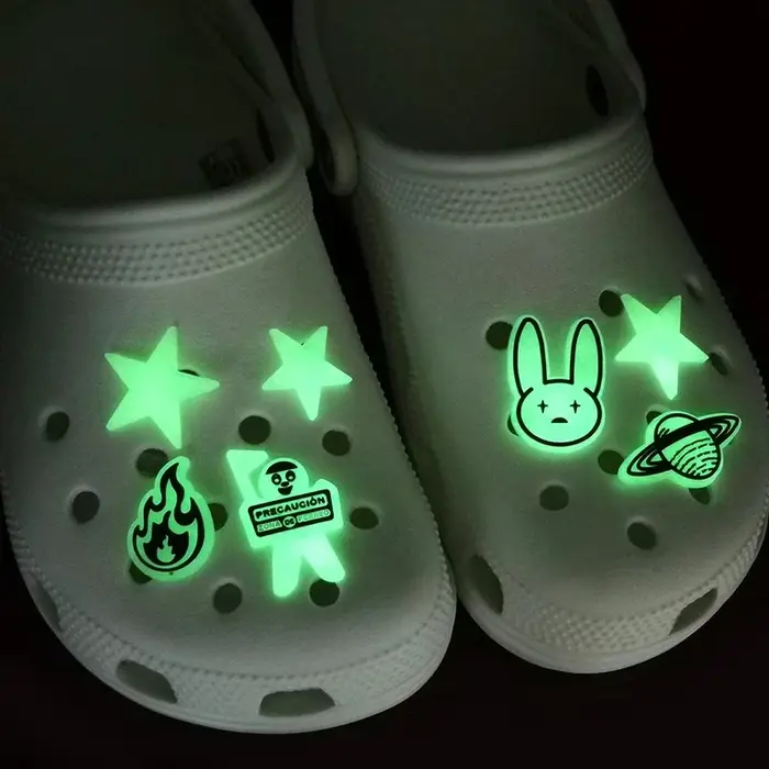 Breloques de chaussures en PVC pour enfants, étoile noctilucent, accessoires de chaussures brillants