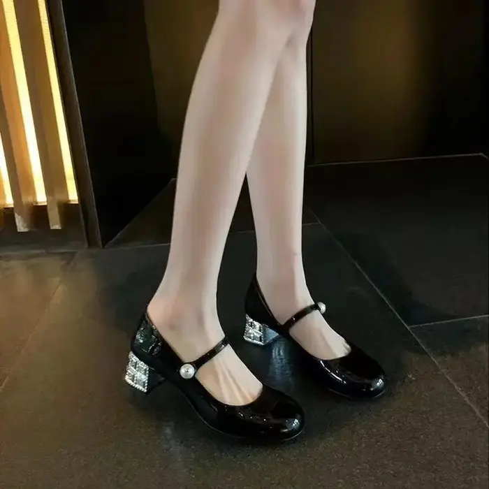 Chaussures argentées pour femmes