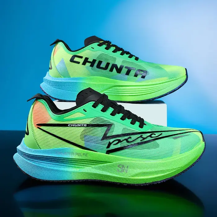 Chaussures de course à pied avec plaque en carbone