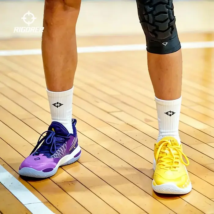 Chaussures de basket-ball RIGORER Austin Reaves AR2 multicolores | Appariement aléatoire de couleurs gauche-droite