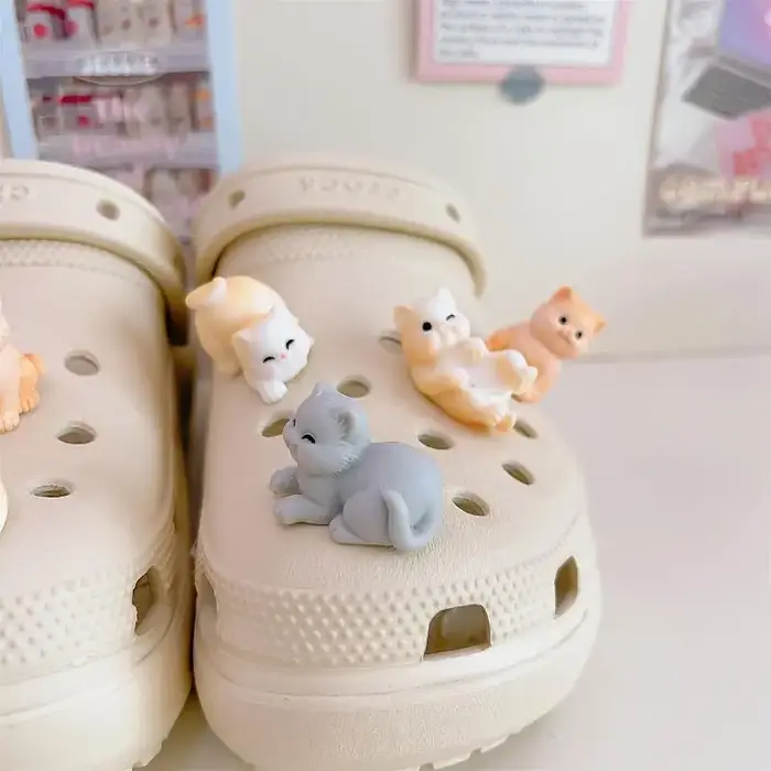 Breloques de chaussures chats 3D mignons