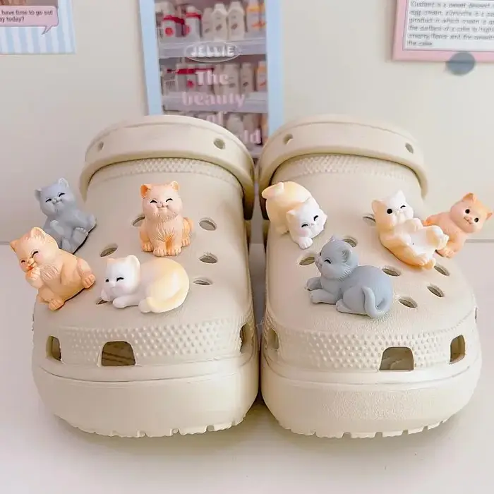 Breloques de chaussures chats 3D mignons