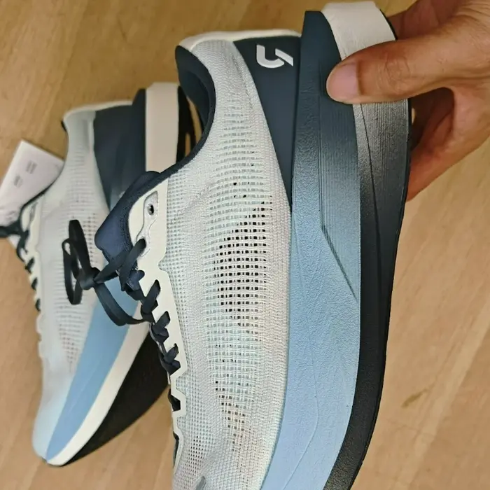 DYNAFISH Xiao Nian Chaussures de course pour hommes et femmes, chaussures de sport confortables, chaussures d'entraînement en maille pour couples, chaussures de jogging à semelle souple