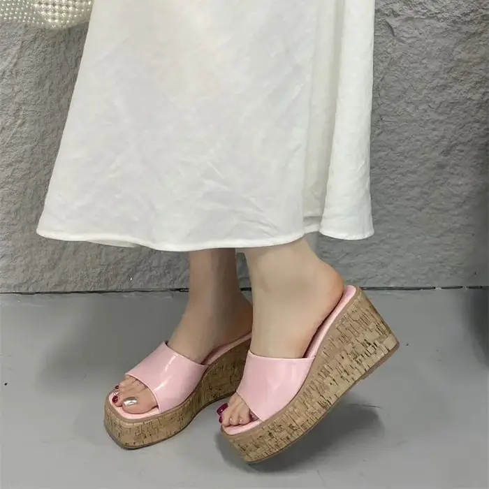 Talons noirs pantoufles été bloc chaussures compensées Sandales blanches décontracté Femme plate-forme