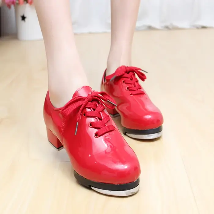 Chaussures de robinet carrées pour enfants