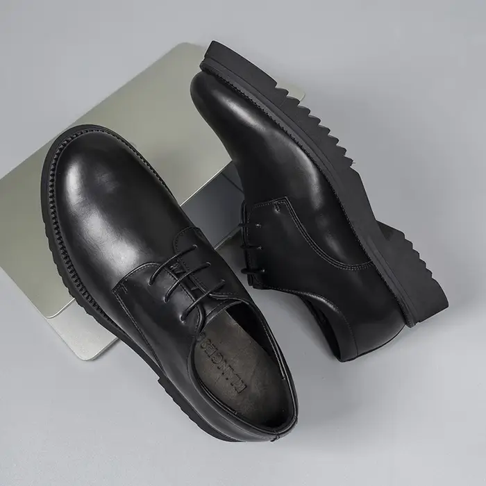 Nouvelles chaussures pour hommes