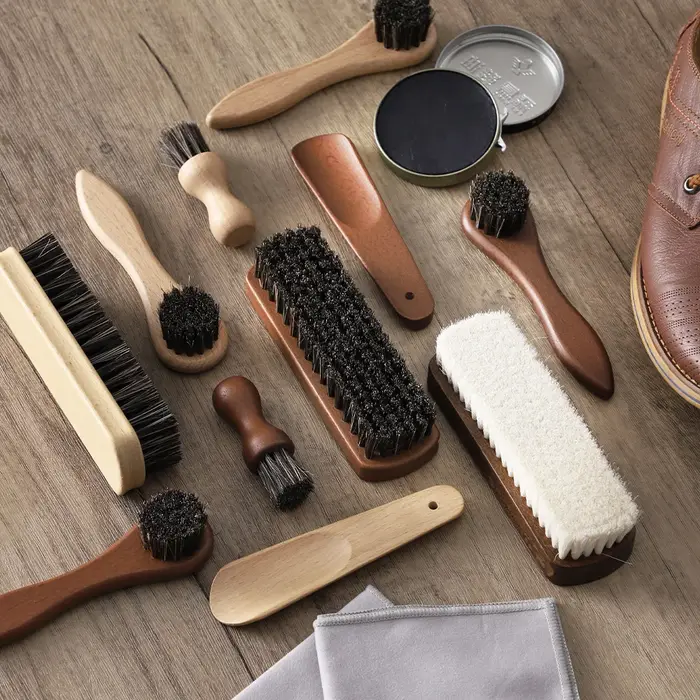 Kit de brillance de chaussures en crin de cheval 5 pièces-ensemble de soins de chaussures en cuir Portable avec brosse douce, tissu de polissage et corne à chaussures