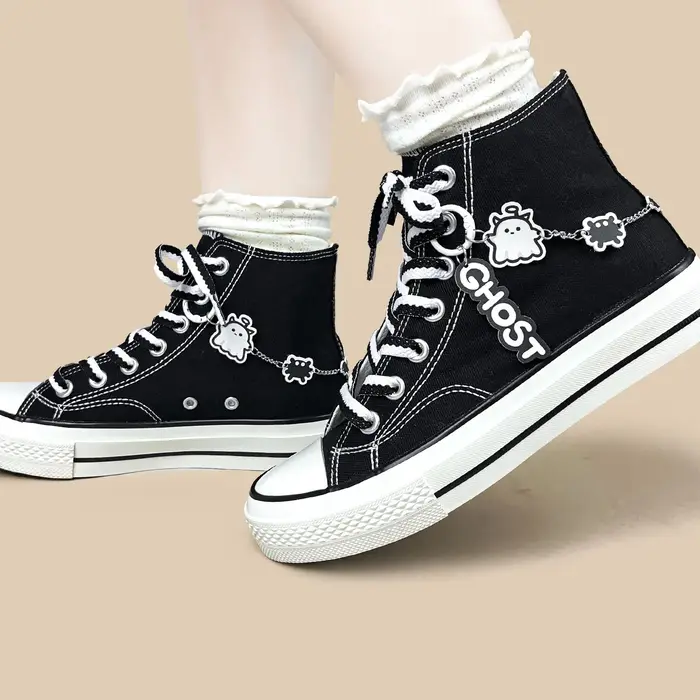 Amy and Michael Y2K Sweet Punk – baskets en toile à tige haute pour femmes, chaussures plates décontractées à lacets noires, chaussures à breloques mignonnes pour adolescentes