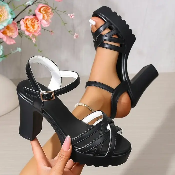 Sandales compensées vintage noires pour femme