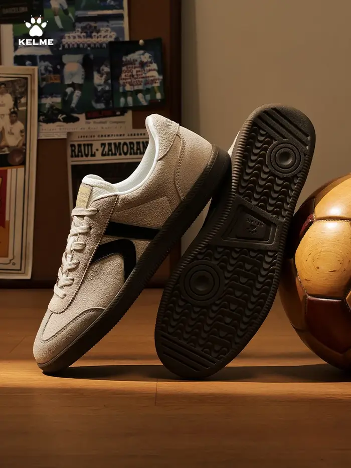 Chaussures d'entraînement allemandes Kelme