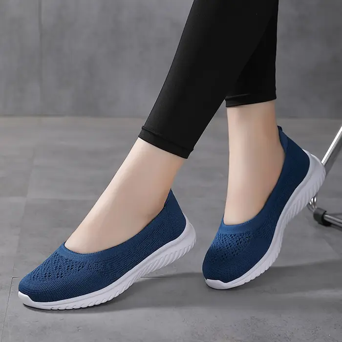 Chaussures de marche à enfiler pour femmes