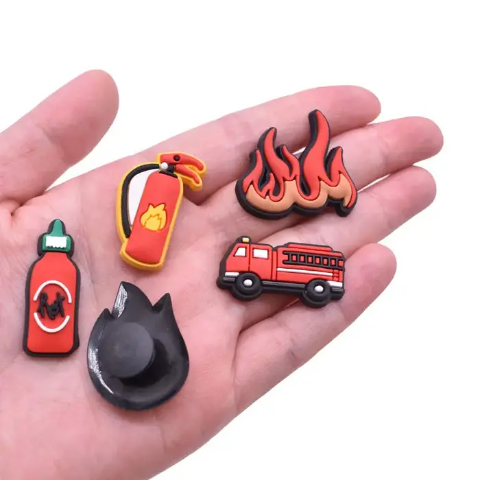 12 breloques de chaussures avec un thème des pompiers/équipe de lutte contre l'incendie