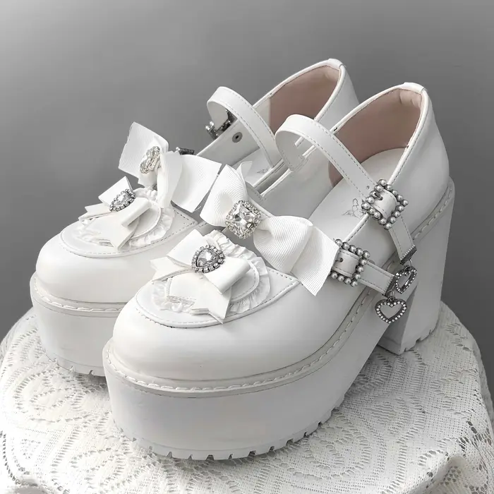 Chaussures à Plateforme Japonaises avec Nministériels d en Strass