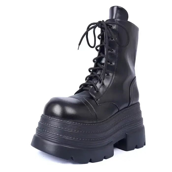 Bottes gothiques mi-mollet pour femmes