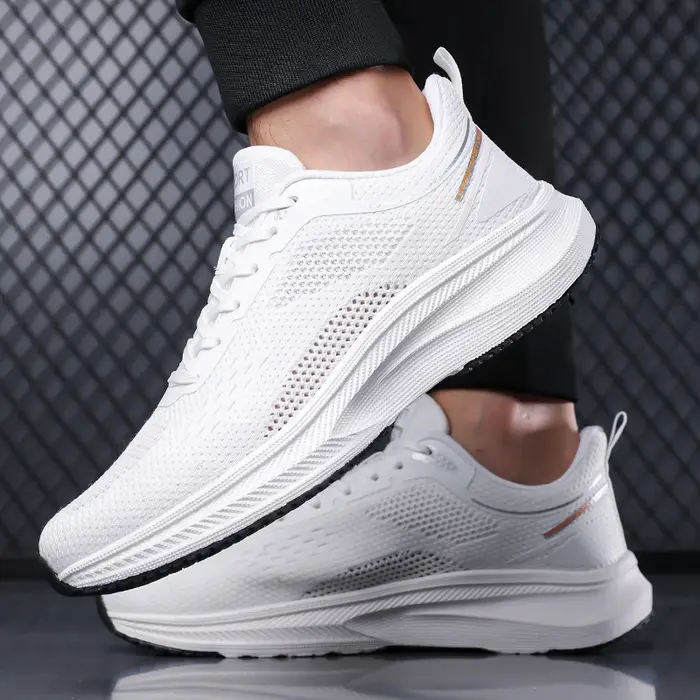 Chaussures de course en maille blanche pour hommes