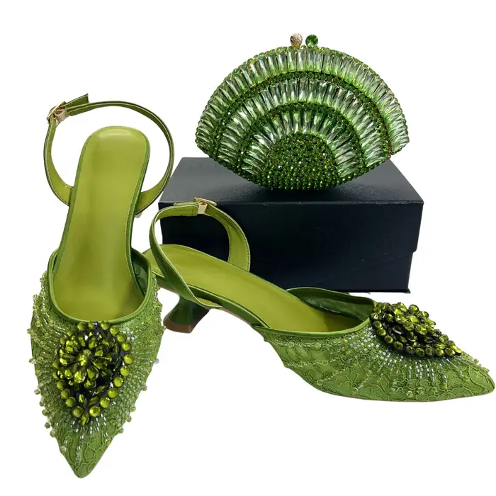 Chaussures de soirée de créateur italien avec pochette assortie pour mariages africains et occasions nuptiales