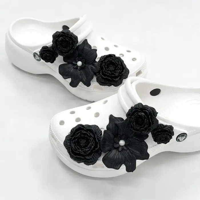 Ensemble de boucles de chaussures à trous de Bouquet blanc, accessoires de chaussures à fleurs 3D, breloques de décoration, boucles classiques en os pour pantoufles