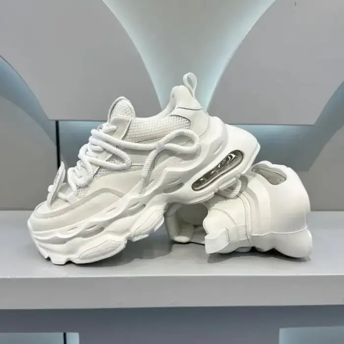 Nouvelles chaussures pour hommes à prix réduits semelles épaisses grandes