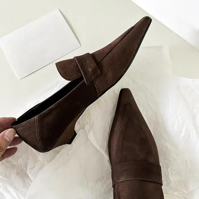 Chaussures à talon bas en velours style vintage français, confortables pour le quotidien et les soir