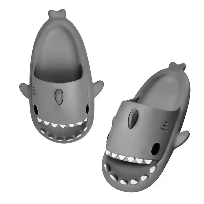 Pantoufles de requin à la mode pour femmes et hommes