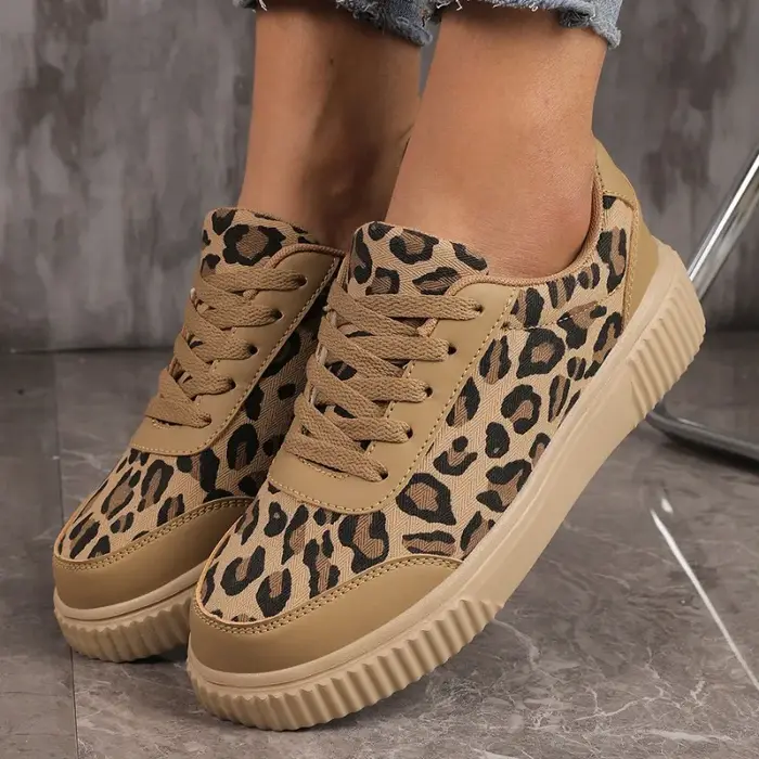 Nouvelles chaussures de sport pour femmes, baskets décontractées à imprimé léopard, confortables, à lacets, chaussures de course polyvalentes, chaussures de marche