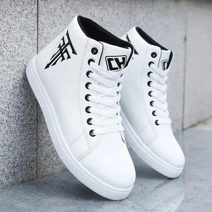 [Chaussures de sport] Une paire
