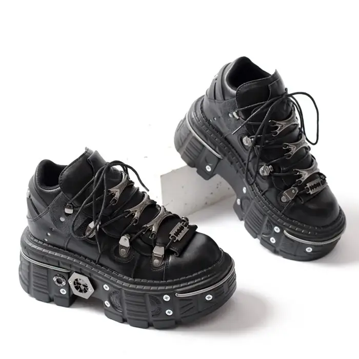 Chaussures à plateforme Punk pour femmes, baskets à lacets, bout rond, décoration en métal, talons fins, chaussures gothiques de fête, boîte de nuit