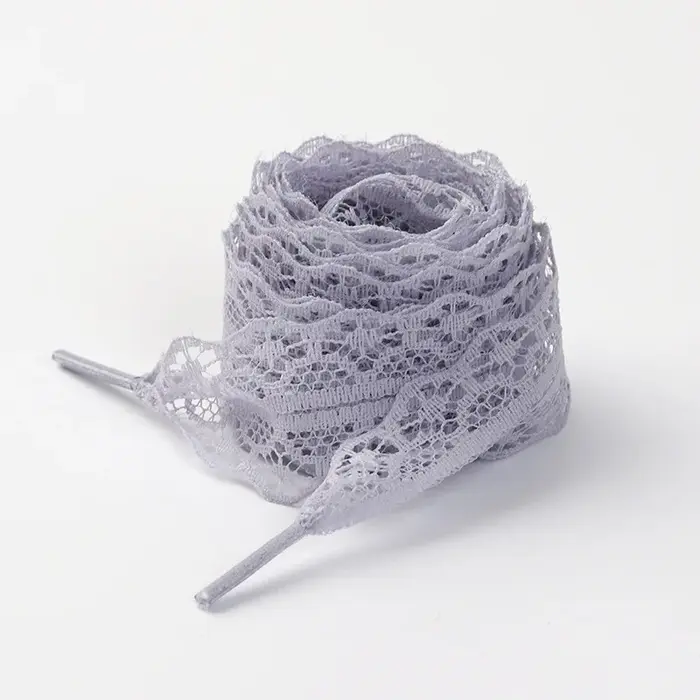 1 paire de lacets en dentelle de soie douce
