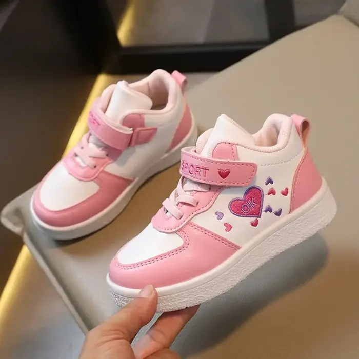 Chaussures de sport pour enfants, baskets pour filles mignonnes, chaussures polyvalentes pour enfants, chaussures souples respirantes, crochet et boucle, nouvelle mode, printemps et automne 2024
