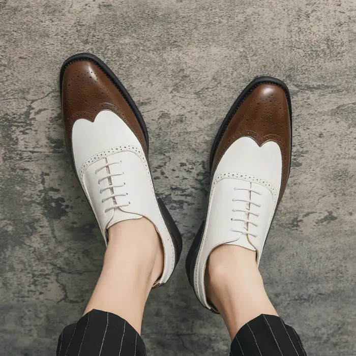 Chaussures habillées avec détail de pointe d'aile pour hommes