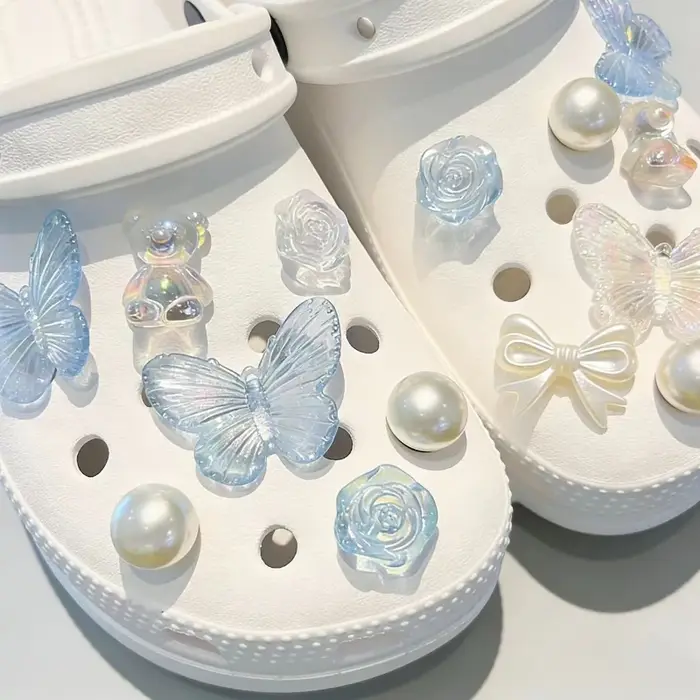 Offre Spéciale : Breloques de chaussures florales pour chaussures à trous, style mignon et féminin, bijoux de chaussures élégants, vintage, en perles et papillons, design de créateur, polyvalents