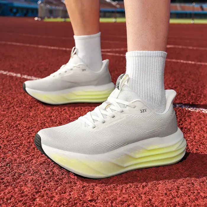 Chaussures de course pour hommes, respirantes, légères, amorties, antidérapantes, résistantes à l'usure, pour le jogging, la marche et la salle de sport.