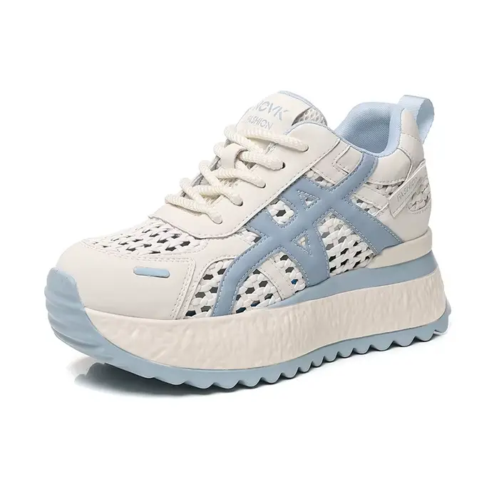 Baskets compensées en maille color block beige et bleu pour femme, style Dad Sneakers, avec lacets, 