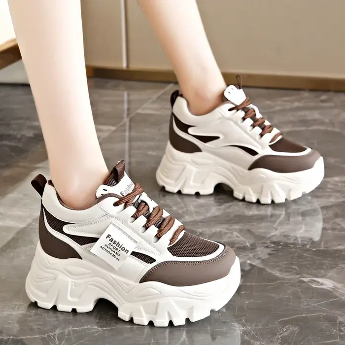 Baskets à plateforme blanches pour femmes, chaussures de sport vulcanisées à lacets et semelle épais