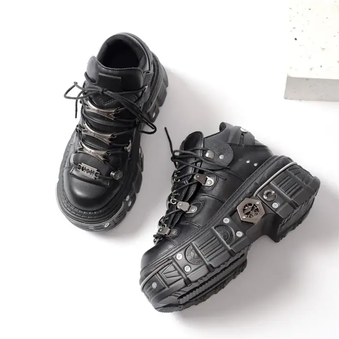 Chaussures à plateforme Punk pour femmes, baskets à lacets, bout rond, décoration en métal, talons fins, chaussures gothiques de fête, boîte de nuit