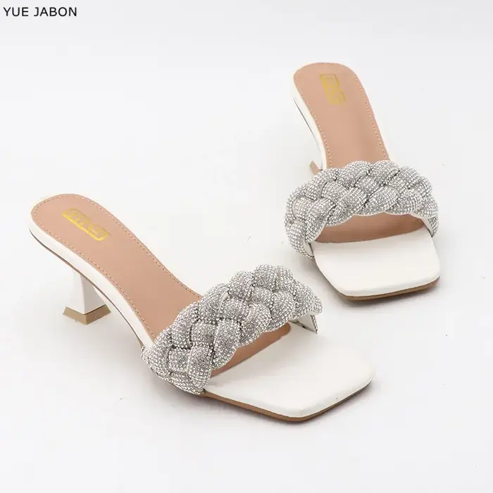 Chaussures d'été noires pour femmes, sandales à bout carré et ouvert, tressées argentées, ornées de cristaux, talons hauts tendance, sandales de créateur pour femmes
