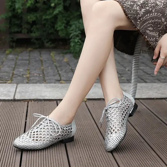 Chaussures plates en cuir véritable pour femmes, lacets, bout rond, découpes, tissage, dames, été, nouvelle arrivée