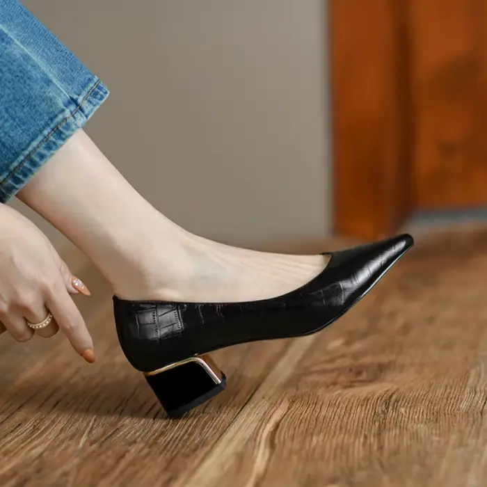 Chaussures d'été pour femmes chaussures noires pour femme 2025 avec talons moyens bureau carré bout 