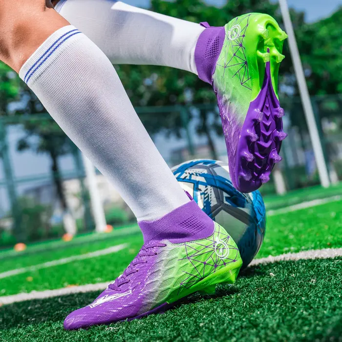Chaussures de football pour hommes et femmes