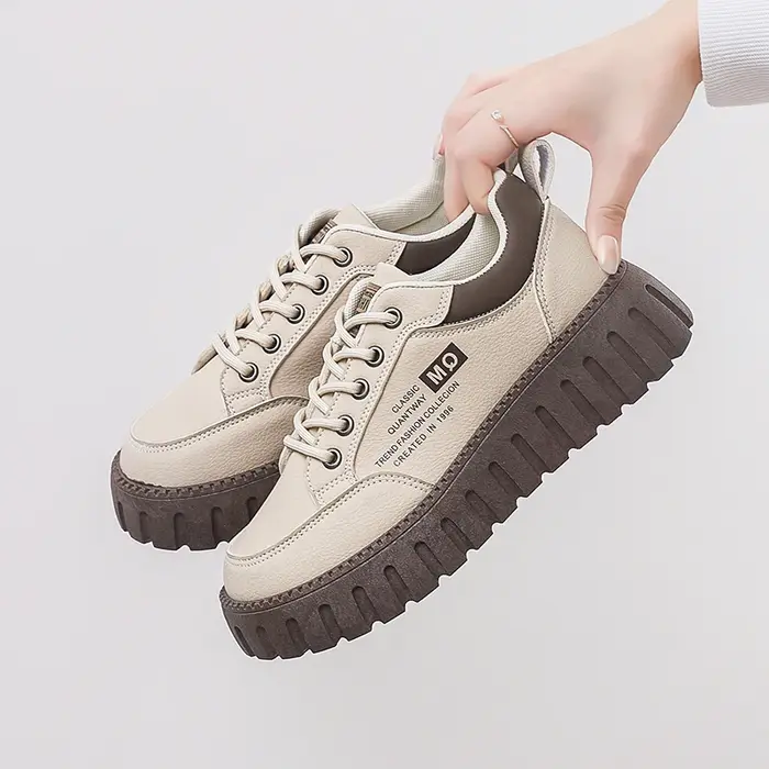 Nouvelles Chaussures Décontractées Femme Printemps 2026 Style Campus Designer Plateforme Tendance Polyvalentes en Cuir pour Étudiantes