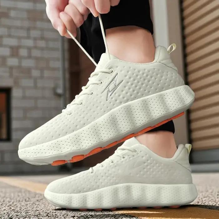 Chaussures de sport respirantes et légères pour femmes avec technologie de massage par détection du pied