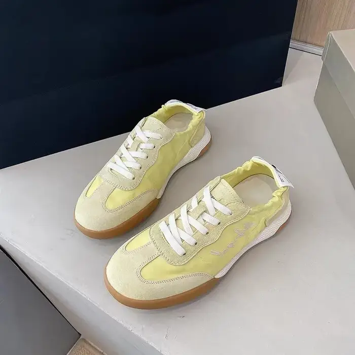 Chaussures d'entraînement allemandes pour femmes