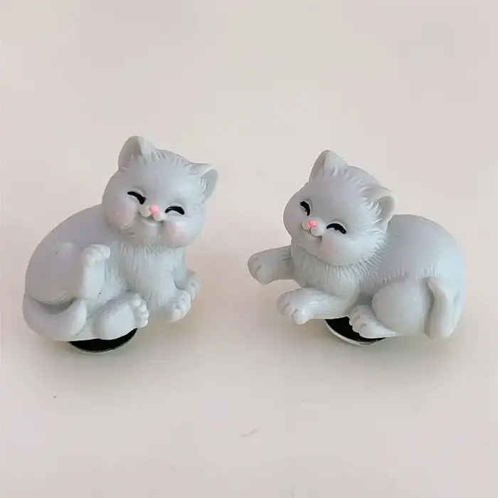 Breloques de chaussures chats 3D mignons